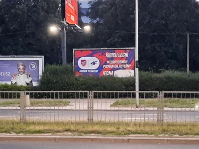 sauron100vlog - @Ludzik90: I jak to dobrze, że w Warszawie billboard nie został znisz...