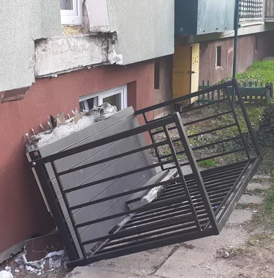 Belmirka - Jak to napisała jedna typiara „Idziesz na fajkę na balkon, to nie zapomnij...