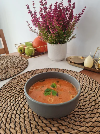 girldoma - Jesienny obiad (｡◕‿‿◕｡)
Zupa pomidorowa 

#jedzzwykopem #gotujzwykopem #fo...