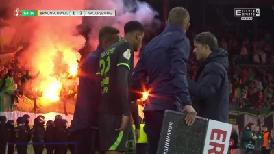 matixrr - Jakub Kamiński, Eintracht Braunschweig 1 - [2] Wolfsburg
#mecz #golgif #go...