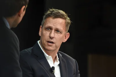 Al-3_x - Peter Thiel to fascynująca postać. Człowiek ten był współzałożycielem paypal...