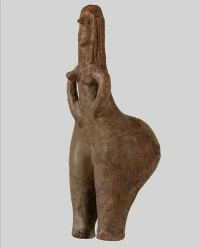 Loskamilos1 - Poniższa figurka została odkryta w pobliżu serbskiego miasta Odzaci. Na...