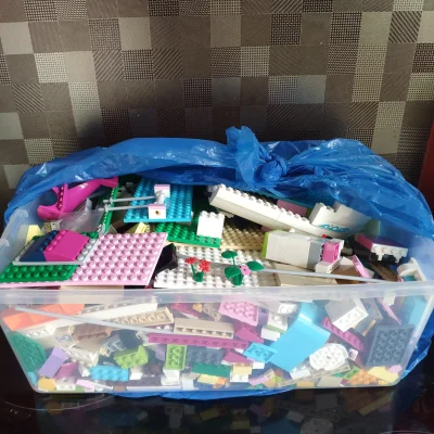 Nawoja - #lego #kloszard Znów sąsiedzi wyrzucili dobre LEGO na śmietnik ( ͡° ʖ̯ ͡°) i...