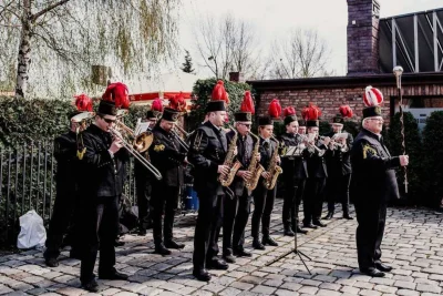 qwert0 - @N331: Pocej jok piknie nose slunskie gorniki grajo a nie nozykoj