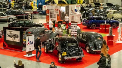 francuskie - Jeszcze dzisiaj trwają targi Retro Motor Show w Poznaniu, na których jes...