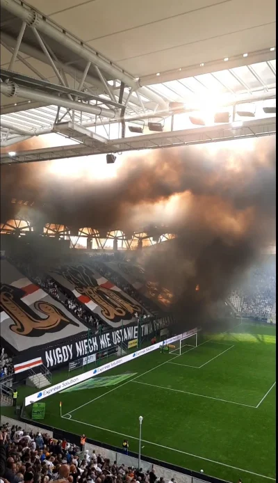 heatblast1221 - dzis dymy w Łodzi XDD F2 Pozdrawia obecnych
#mecz