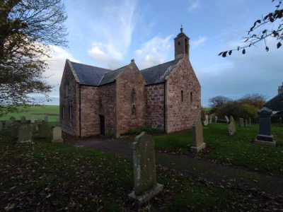 pol-scot - Kościół Kinneff gdzie przez 9 lat były ukrywane szkockie regalia uratowane...