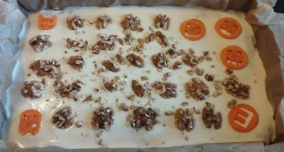 Sandrinia - Poza zupą dyniową zrobiłam też ciasto marchewkowe z orzechami (ʘ‿ʘ) przek...