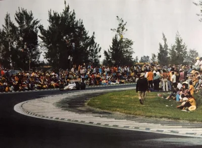 tumialemdaclogin - Tłum kibiców podczas GP Meksyku 1970, oraz związane z tym zamiesza...