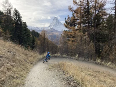 manedhel - 944 459 + 61 = 944 520

Niedzielny wypad z dziećmi do Zermatt. Najlepsza p...