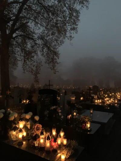 Jacques-Pierre - Byłem wczoraj wieczorem na cmentarzu, akurat trafiła się mgła i brak...