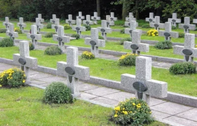 lentilek - @BornToDie69: W Polsce to jest straszny #!$%@? na tych cmentarzach, wolałb...