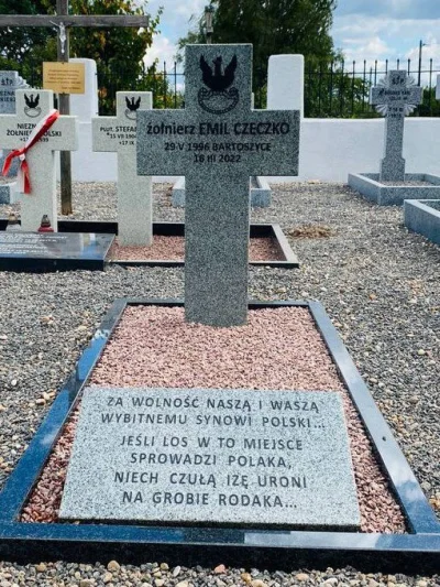 J.....y - #wojsko #wojskopolskie #kiciochpyta #bialorus
serio on ma "wojskowy grób"?