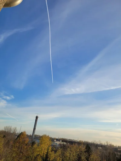 bartolama - AWACS fajnie dzisiaj rysuje kreski na niebie #lublin