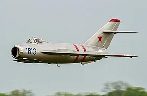 baronio - warto miec na uwadze, ze te 180 samolotow to glownie antyczne MIG-17, MIG-1...