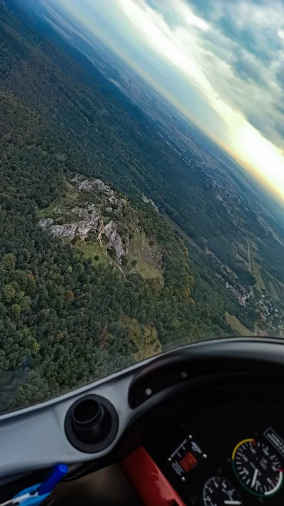 epll - Jesienna góra Zborów na Jurze

 #jurakrakowskoczestochowska #samoloty #lotni...