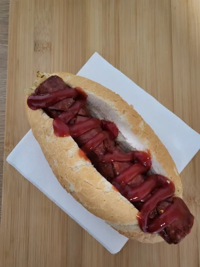 kielbasazcebula - #gotujzwykopem #jedzenie 
Czy hotdog z kiełbasazcebula może plusa?