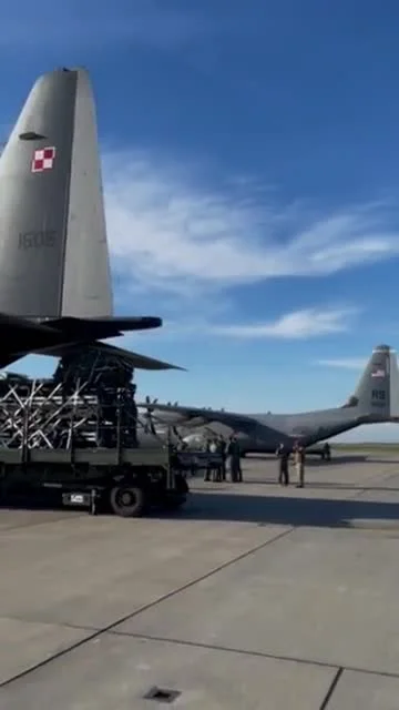 TenebrosuS - W ramach ćwiczeń ATREUS trenowano użycie Rapid Dragon na polskich C-130 ...
