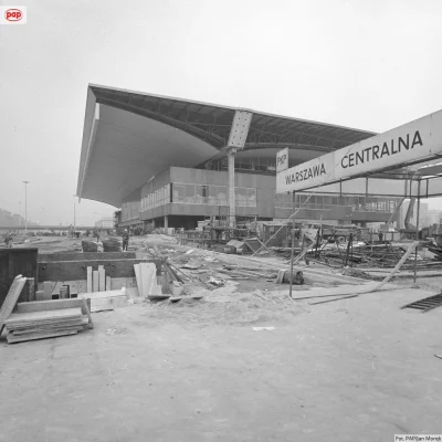 modzelem - Na budowie dworca Warszawa Centralna, 8 listopada 1975 r.
#warszawa