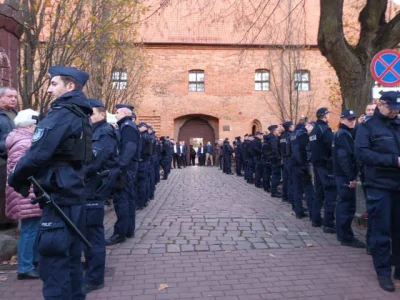 sloniasek - Wizyta prezesa w Ostródzie , koloryzowane.