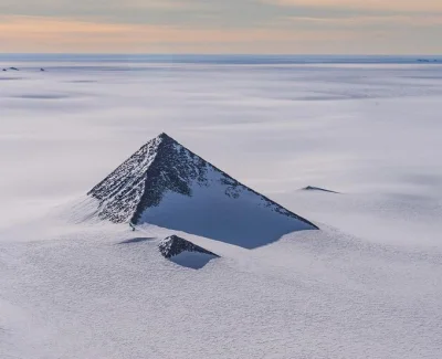 cheeseandonion - >Photo by climber photographer Renan Ozturk in Antarctica

https:/...