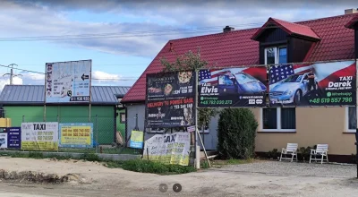 world - Przy okazji sam zajrzałem na Google Maps. Obok bazy jest bar i takie o to rek...