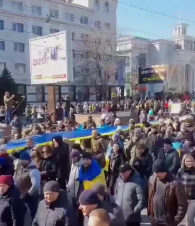 waro - Tłumy na ulicach Chersonia świętują odzyskanie niepodległości

#ukraina