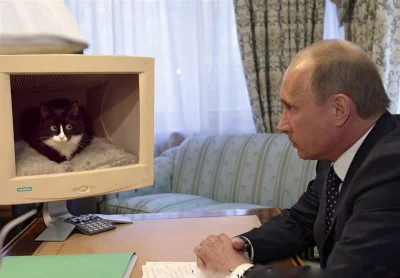 witulo - Putin czytający Moscow Times