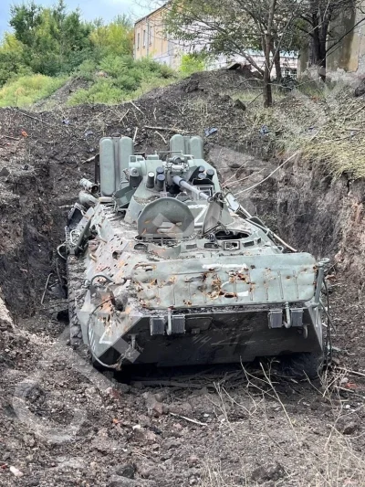 ArtBrut - #rosja #wojna #ukraina #wojsko #apc #transportery

BTR-82A podziurawiony ja...