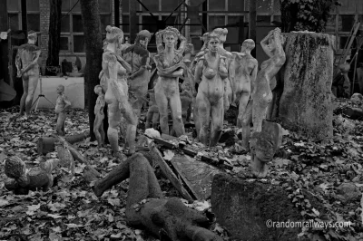 cheeseandonion - >The back yard of the Budapest School of Fine Art

#opuszczone