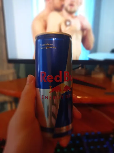 bArrek - Tak naprawdę zawsze byłem za Red Bullem. Nasze zdrowie puszkarze! (｡◕‿‿◕｡) #...