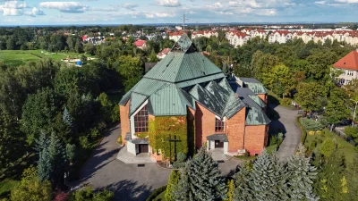 belu_p - Wrocław/Stabłowice - Kościół pw. św. Andrzeja Apostoła.

https://youtu.be/...