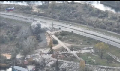 barnej_zz - Zniszczenie ruskiego transportera opancerzonego w Aleszkach.

#ukraina ...