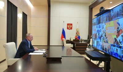 51431e5c08c95238 - Co to są za kamerki po prawej które używa Putin? ( ͡° ͜ʖ ͡°)
#ukr...