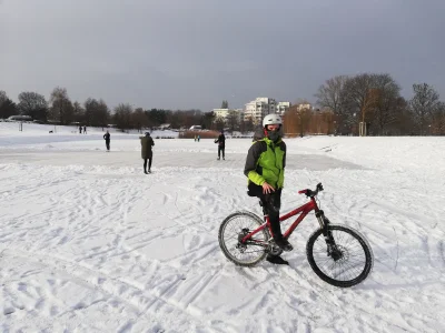 Rybow - @Hipodups: szacun. 
Ja poniżej -10 nie dawałem rady przez ból w okolicy kolan...