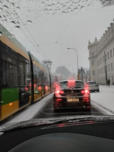 Citizen_Kane - Spadł śnieg i Poznań sparaliżowany. Większość kierowców (łącznie ze mn...