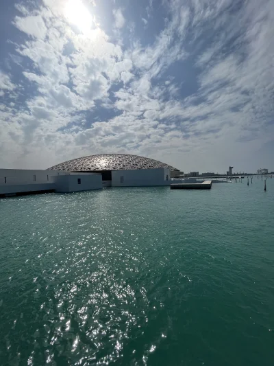 mzuczek - Nad Abu Dhabi zaczęły się pojawiać pierwsze chmury...
 ( ͡° ͜ʖ ͡°) 

#f1