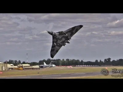 starnak - @titus1: RIAT 2015 Avro Vulcan XH558 HOWLs!!
