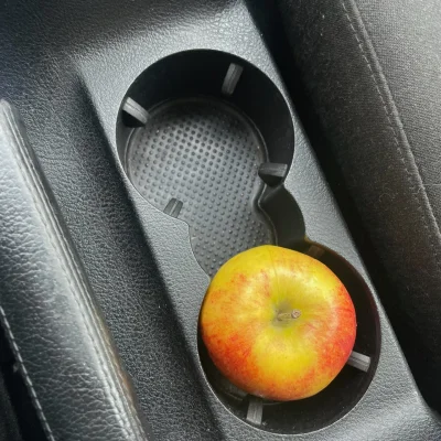 Kalorek - Lubię mój uchwyt na jabłko w samochodzie
#motoryzacja