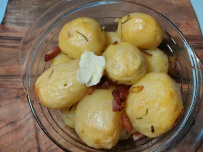 arinkao - @arinkao: Obrałam już ziemniaki, miałam je gotować ale postanowiłam je upie...