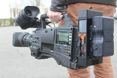 Poludnik20 - Profesjonalna kamera telewizyjna nadajaca obraz na żywo przez transmitte...
