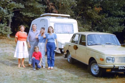 Sultanat_Muszelki - Przenosimy się do roku 1982 a na niej Babcia z znajomymi i nowo z...