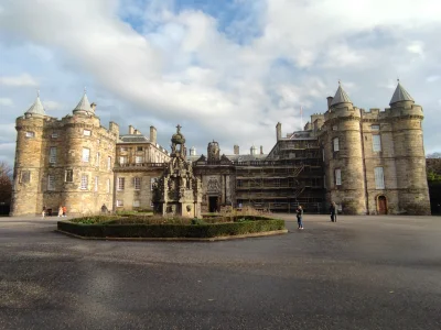 pol-scot - Pałac Holyrood w Edynburgu. Siedziba szkockich królów pięknie wykończona w...
