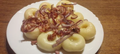 Sandrinia - Zrobiłam kluski śląskie.
#ambitneposilkisandrinii

#jedzenie #jedzzwyk...