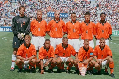 fan391 - W porównaniu z tymi panami obecna Holandia dupy nie urywa.

#mecz #ms2022 ...