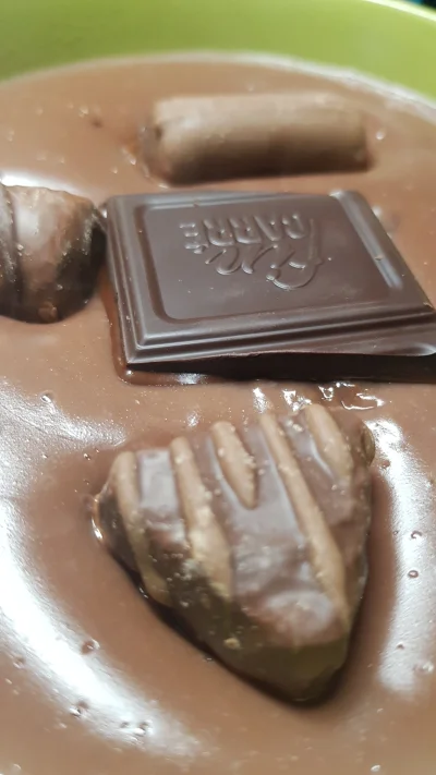 vieniasn - dziś połączenie gorzkiej czekolady oraz czekoladek w cenie cukru 
#vienias...