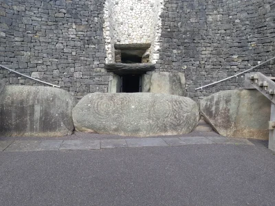 M.....c - Wyglada jak podziemia w skyrimie

#newgrange #irlandia #brunaboinne