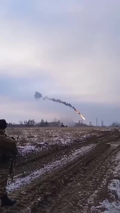 PrezeeS7 - Niemiecki przeciwlotniczy Gepard strąca rosyjską rakietę (｡◕‿‿◕｡)
#ukrain...