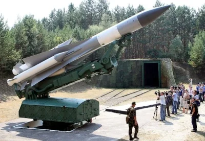 KaiserBrotchen - > no i gabarytowo ta rakieta czy pocisk wydaje się ogromna.

@stig...