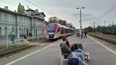 Poludnik20 - „Na linię kolejową nr 25 wyjedzie nowy tabor, który kupiła Łódzka Kolej ...
